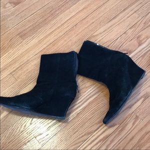 Ann Marino - Suede wedge boots